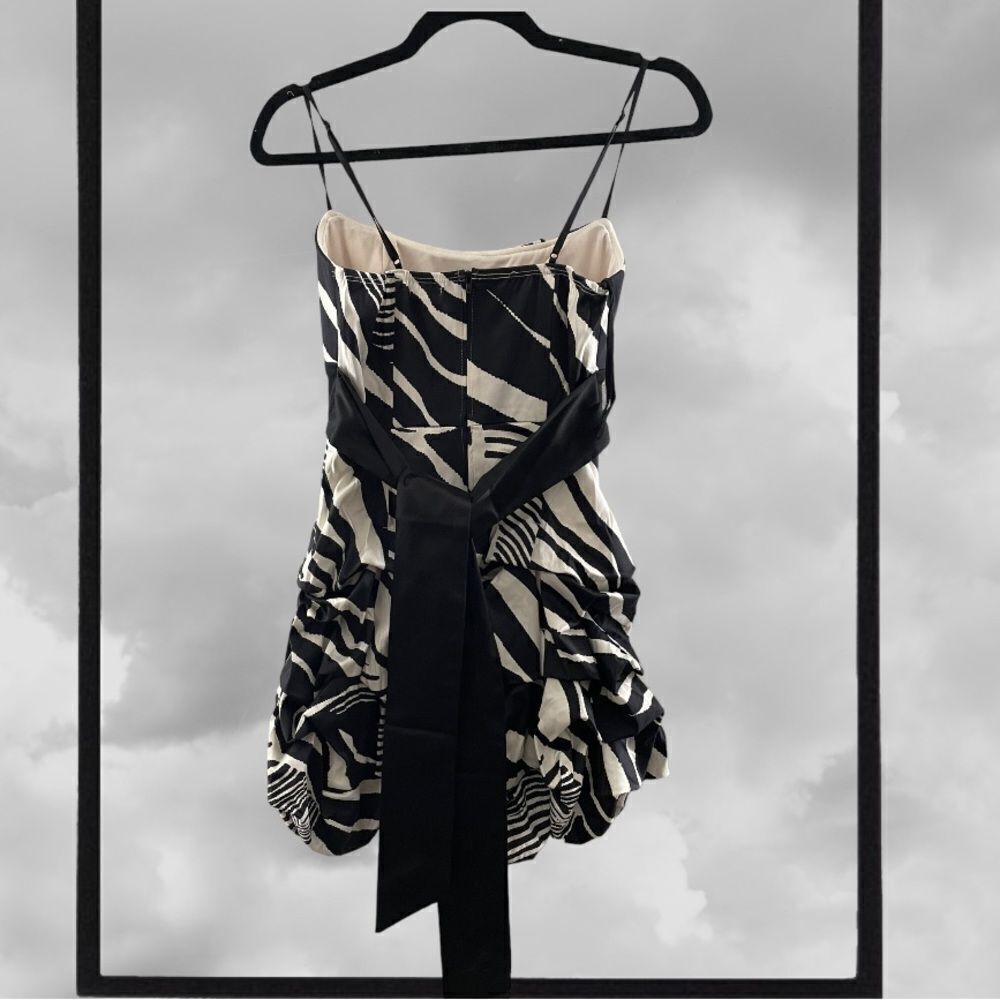 BLACK AND WHITE RUFFLED DRESS - Picture 8 of 14